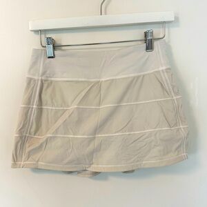lululemon athletica Pace Rival Skirt, short | 4 | Mid-rise | White | Skort